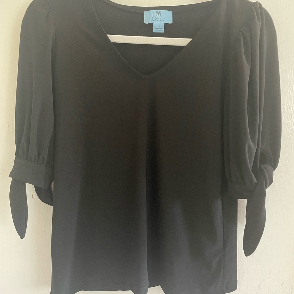 Black toe Sleeve top